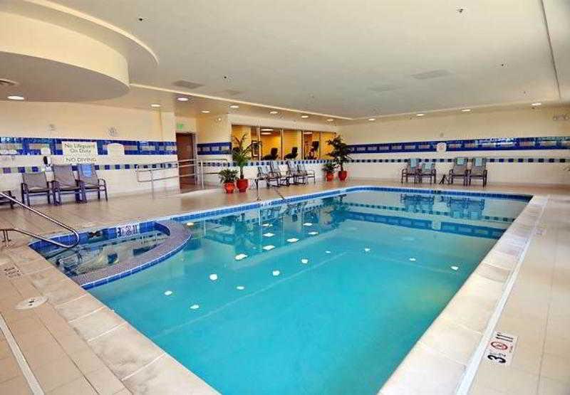 Courtyard By Marriott Denver Cherry Creek Bagian luar foto