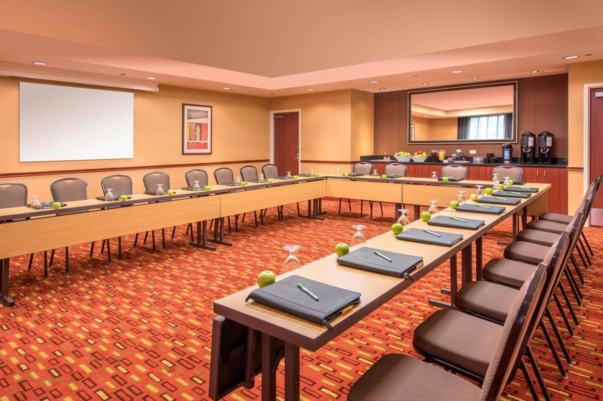 Courtyard By Marriott Denver Cherry Creek Bagian luar foto