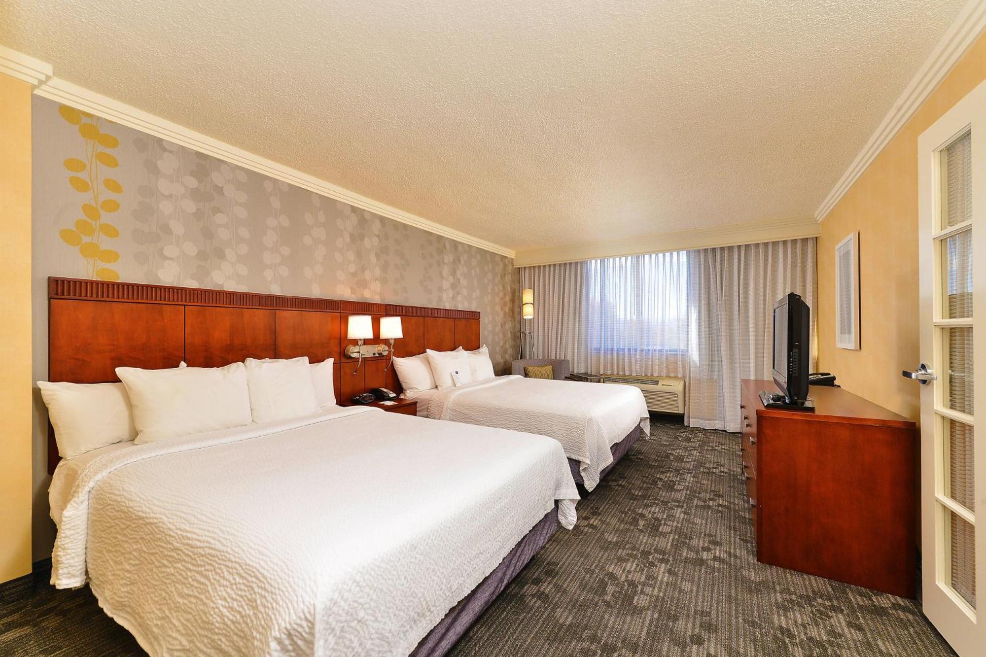 Courtyard By Marriott Denver Cherry Creek Bagian luar foto