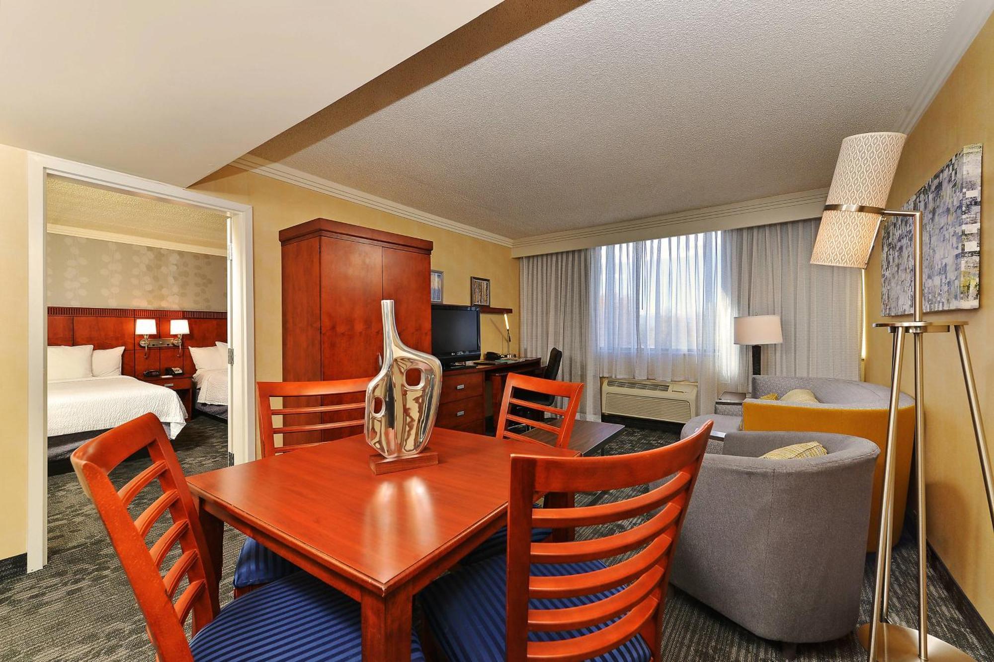 Courtyard By Marriott Denver Cherry Creek Bagian luar foto