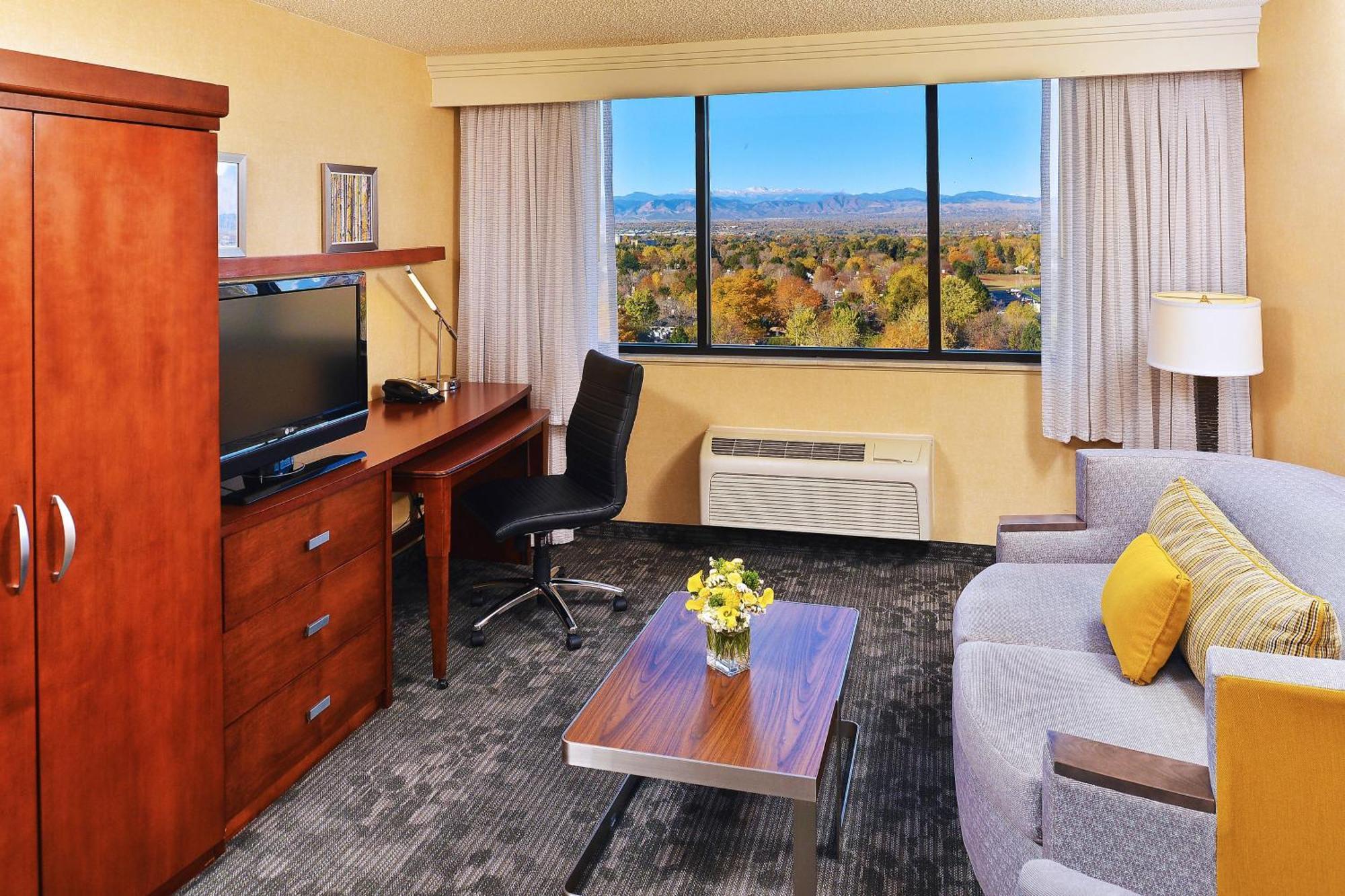 Courtyard By Marriott Denver Cherry Creek Bagian luar foto