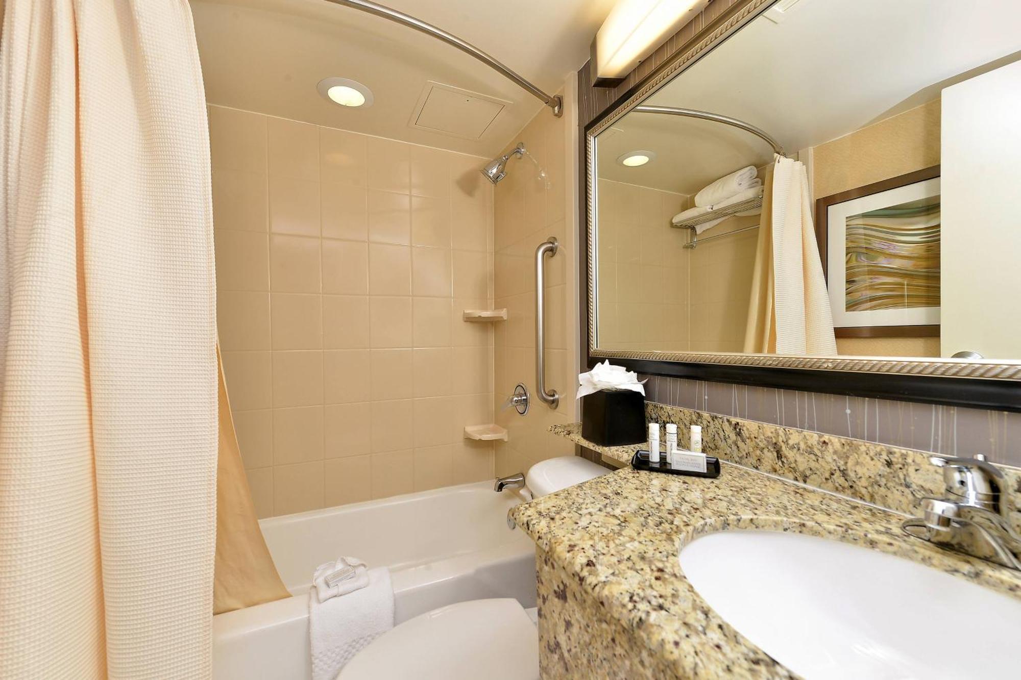 Courtyard By Marriott Denver Cherry Creek Bagian luar foto