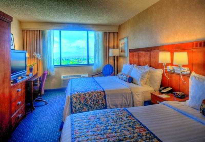 Courtyard By Marriott Denver Cherry Creek Bagian luar foto